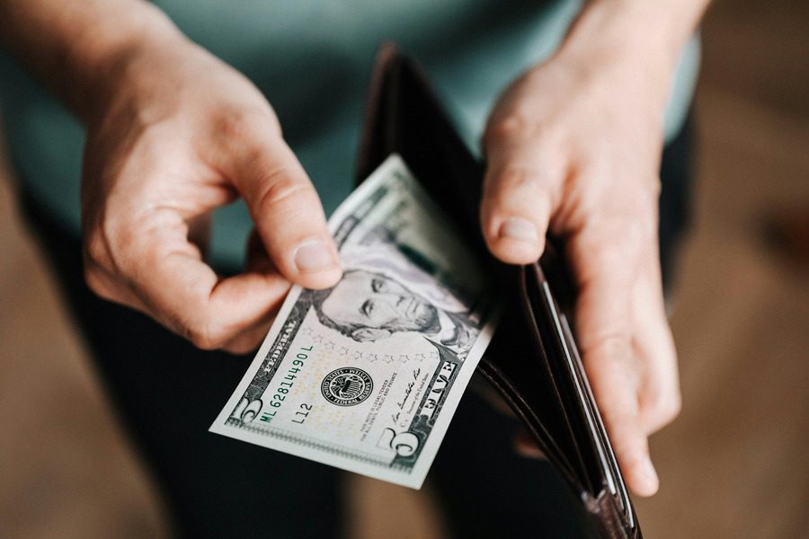 Managing Late Salary Risks in Indonesia: Foreign Business Guide
