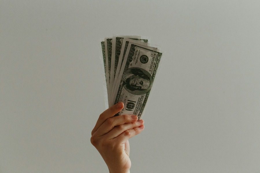 Can You Pay Employees Weekly Instead of Monthly in Indonesia